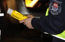 Nietrzeźwy kierowca naruszył nietykalność cielesną policjantów
