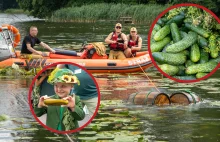 Ceremonia topienia beczek z ogórkami przyciągnęła tłumy!