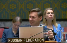 Raport o zbrodniach na Ukrainie, rosyjski dyplomata zaczął się uśmiechać