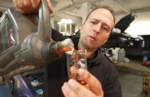 Olej do skrzyni biegów naprawił silnik?! Eksperyment znanego mechanika zadziwia.