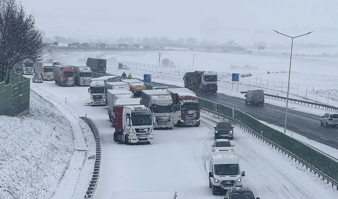 Ogromny karambol na A4. Auta wpadały na siebie jedno po drugim