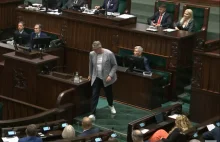 Poseł Wipler olewa sejm i idzie na dyskotekę.