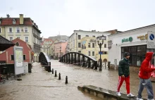 Kłodzko: Stan wody jest już wyższy o ponad metr niż w 1997 r.