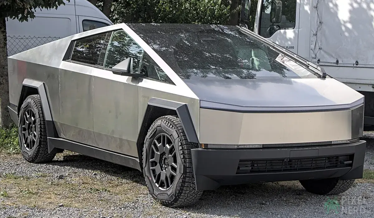 Cybertruck oskarżony o śmierć pasażerów. Rodziny pozywają Teslę za śmiertelny bł