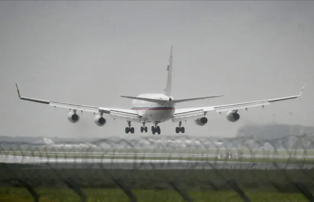 Rosyjskie lotnictwo cywilne się sypie. "Samoloty trzymają się na taśmie"