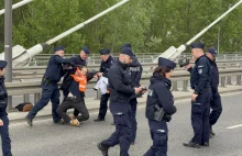 Zaczęło się z samego rana. Kordony policji na mostach w Warszawie