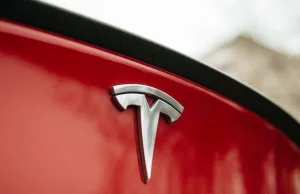 Tesla zakazana przez norweskie szkoły jazdy. Kierunkowskazy są niebezpieczne
