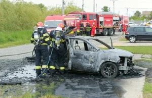 Dacia Spring spłonęła kilkaset metrów od domu. Mamy nagranie