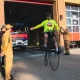 Strażak z Zielonej Góry jedzie bicyklem dookoła Polski. 2700 km dla chorej córki