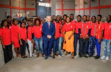 Polak otwiera zakład produkcyjny odzieży w Angoli