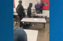 Nauczyciel rzucił się na ucznia podczas lekcji! Przyparł nastolatka do ściany