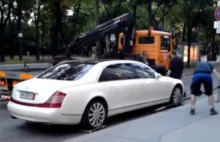 Maybach 62S kontra holownik straży miejskiej. Nieźle się zdziwili