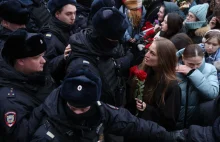 Moskwa ściga uczestników pogrzebu Nawalnego