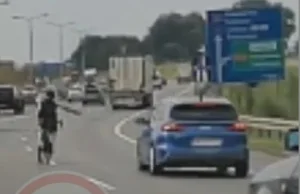 Rowerzysta na autostradzie A4