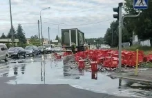 Rzeka piwa na poznańskim skrzyżowaniu