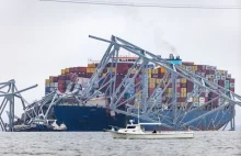 Niebezpieczne materiały na kontenerowcu, który uderzył w most w Baltimore