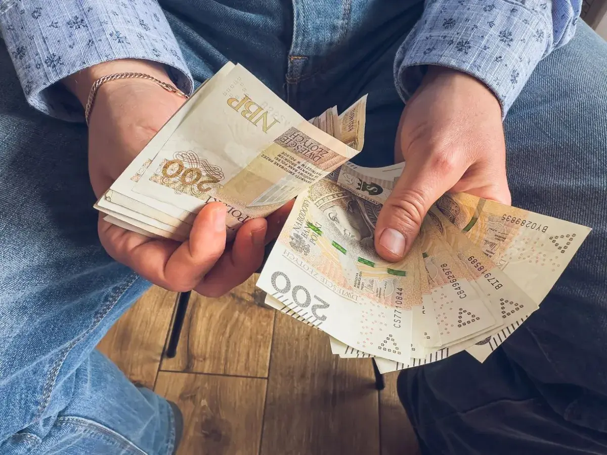 Pracę dają od ręki. Płacą nawet 19 tysięcy miesięcznie! Nie trzeba mieć matury a