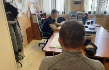 "Nigdy nie wierz kobiecie". Kartę jego pracodawcy dała kolejnym mężczyznom