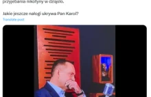 To nie był jedyny raz. Nawrocki zażywał też podczas wywiadów z dziennikarzami