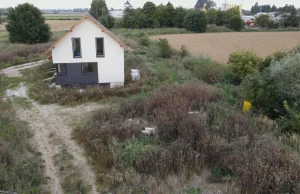 Uwaga tvn. Deweloper wziął pieniądze, domów nie ukończył.