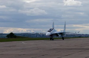 Ukraina. Atak na rosyjskie lotnisko wojskowe w Kursku. Media: drony były wykonan
