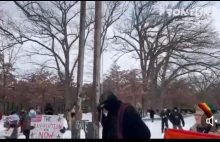 Lewicowi aktywiści przygotowali gilotynę dla Trumpa