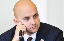 Akt oskarżenia przeciwko Mateckiemu. Krocie za fikcyjną pracę