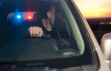 Pijany lekarz dotkliwie pobił policjanta, potem zaproponował łapówkę