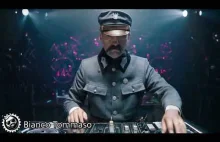 LEGUNY W NIEBIE, Piłsudski na konsolecie DJ