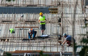 Czy można odmówić wykonywania pracy podczas upałów? Sprawdź!