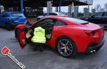 Czerwone Ferrari o wartości 1 mln zł zatrzymany na wschodniej granicy RP