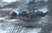 rosyjski oddział wozów bojowych wysłany do rozminowania pola