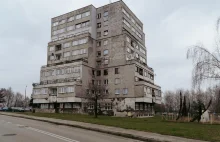 Bloki jak rakiety - niedokończony projekt miasta przyszłości pod Katowicami