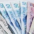Polacy coraz mocniej kochają gotówkę - spadek płatności bezgotówkowych [raport]