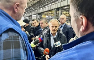 Tusk pojechał do zakładu. "Czuję się współodpowiedzialny"