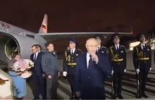 Wladimir Putin osobiscie wita uwolnionych szpiegow na lotnisku w Moskwie.