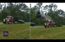 Scena jak z filmu akcji na Florydzie. Laweta katapultuje samochód