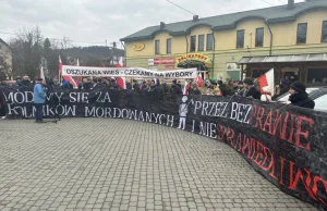 Rolnicy wściekli na PiS. Protestowali w Krasiczynie.