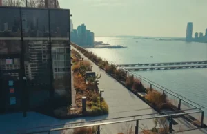 Piętrowy parking kolejowy w Nowym Jorku nową siedzibą Google