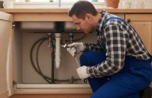 Hydraulik zarabia 20k miesięcznie? Ależ to zabolało Polaków