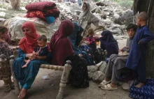 Kobiety nie są ratowane po trzęsieniu ziemi, bo prawo zabrania ich dotkać (Afgan