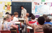 Niesprawiedliwi nauczyciele kształtują postawę populistyczną u uczniów