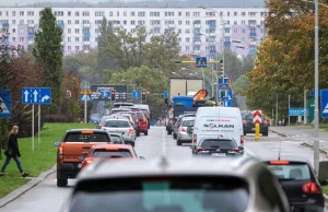 Rezygnacja z podatku od aut spalinowych to tylko przykrywka? Będzie inna opłata.