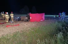 Śmierć podczas wyprzedzania. BMW rozpadło się na kawałki