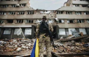 W jaki sposób pomóc Ukrainie? Polacy odpowiedzieli [SONDAŻ]
