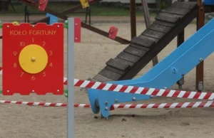 Orzysz: pociski z poligonu trafiły w blok, sklep i plac zabaw.