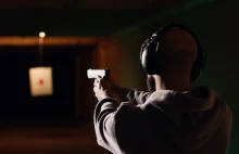 Uczestnik zawodów strzeleckich postrzelony w plecy, groźny wypadek.