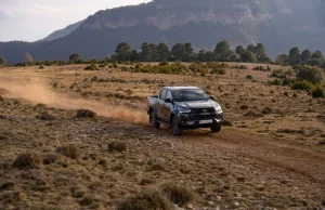 W UK zakazali reklamy Toyoty, bo pokazane w niej samochody jeżdżą w terenie.