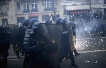 Zamieszki w Paryżu. Policja użyła palek, gazu łzawiącego i granatów hukowy