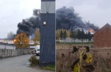 Płonie zakład meblarski na Śląsku. Na miejscu prawie 40 zastępów straży